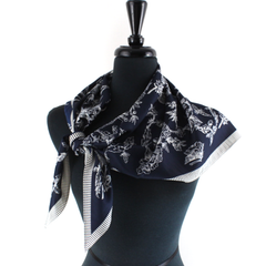 S25281 Flower Patterned Triangle Lightweight Scarf