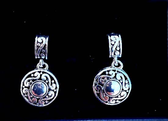 FR3989 Filigree Round Shield Clip-on Metal Earrings