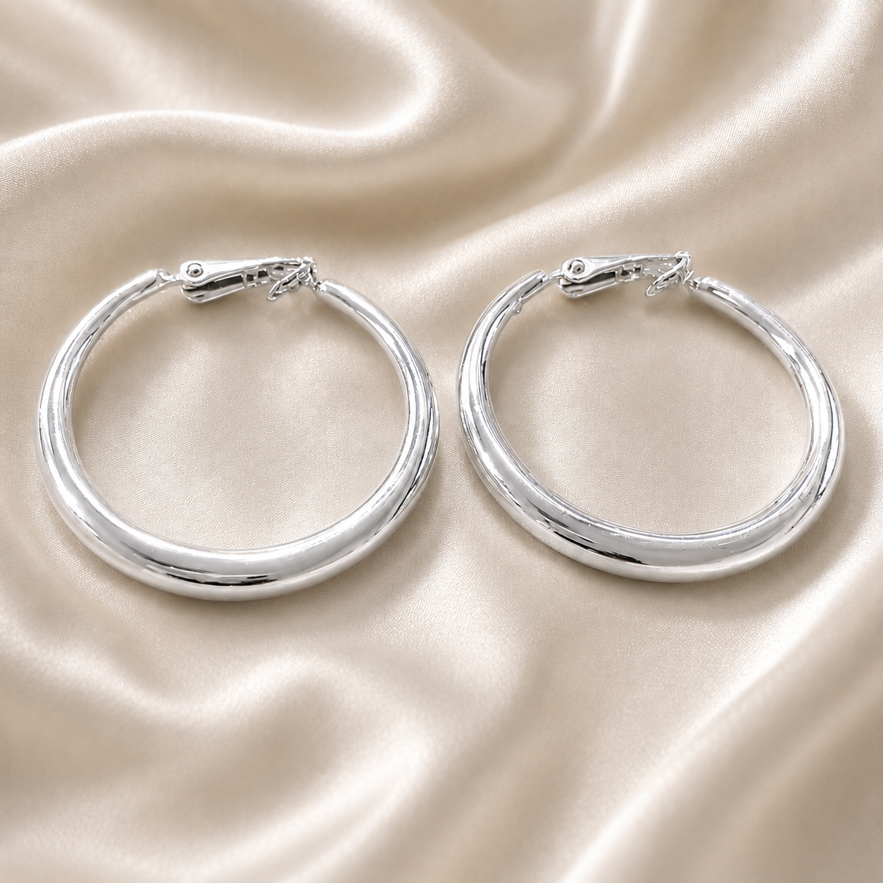 FR2400 All Silver Plain Metal Circle Clip Earrings