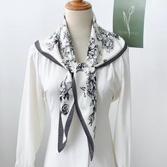 S25281 Flower Patterned Triangle Lightweight Scarf