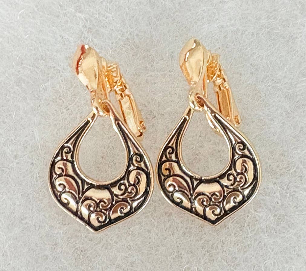 FR7206 Gold Filigree Open Heart Clip-on Metal Earrings