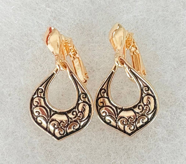 FR7206 Gold Filigree Open Heart Clip-on Metal Earrings
