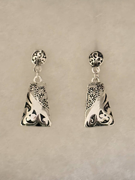 FR6865 Dot Texture & Filigree Trapezoid Metal Clip Earrings