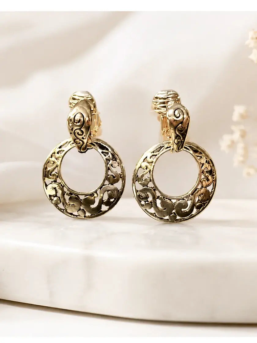 FR7388 Antique Gold Filigree Circle Clip-on Metal Earrings