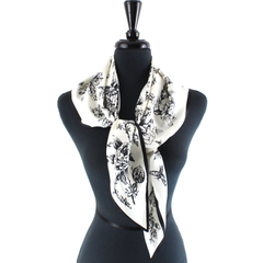 S25281 Flower Patterned Triangle Lightweight Scarf