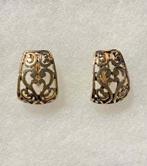 FR7296 Gold Trapezoid Filigree Metal Button Clip Earrings