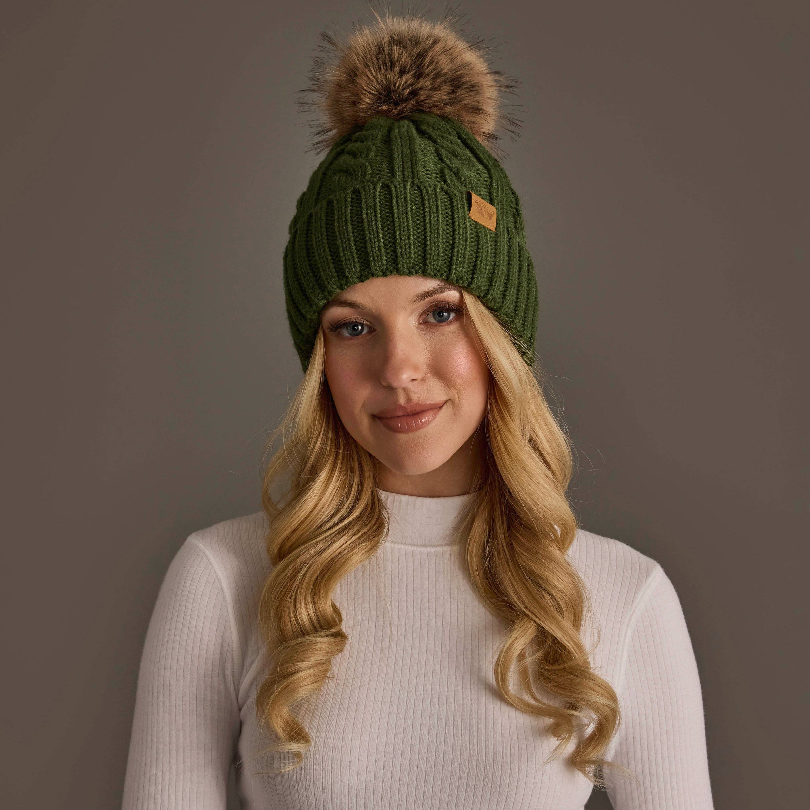 Dk. Green Cable Knit Design Pom Hat
