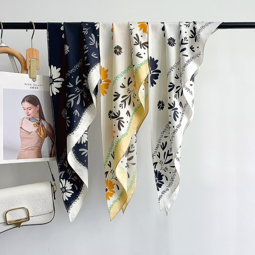S25292 Sunflower Triangle Lightweight Scarf
