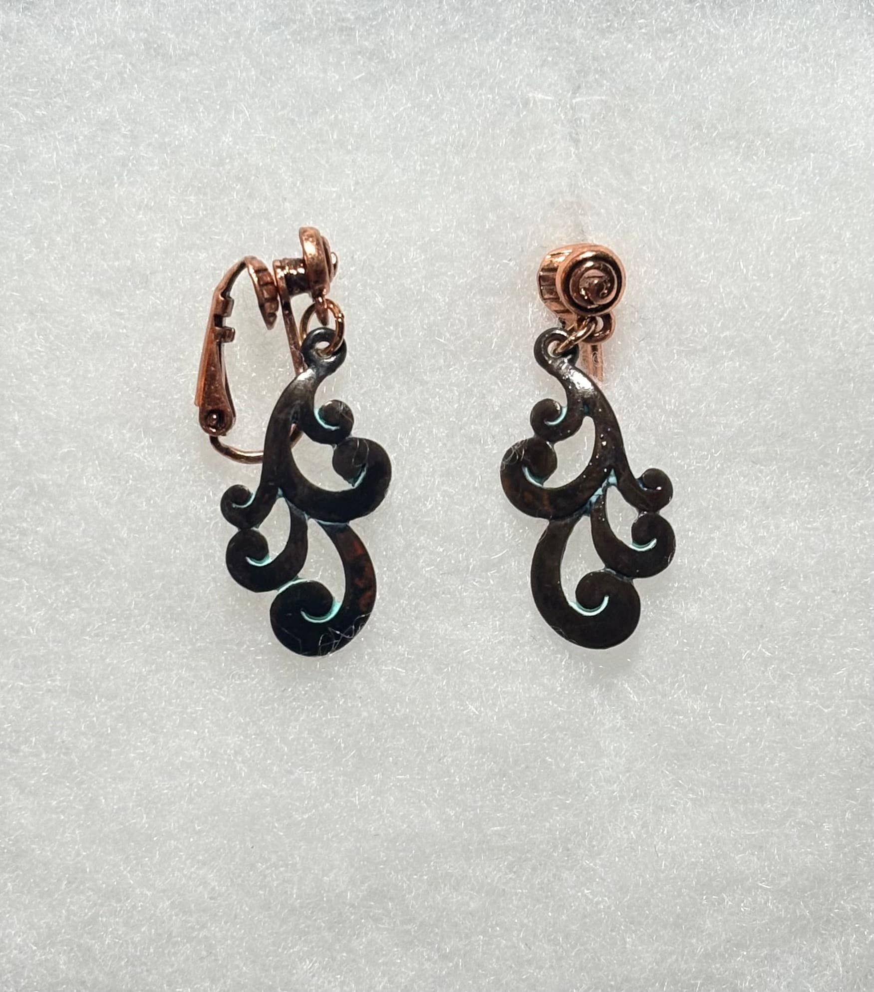 FR7030 Patina Filigree Metal Clip Earrings
